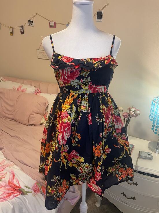 Xhilaration Dresses & Skirts - navy and floral ruffle neckline y2k dress